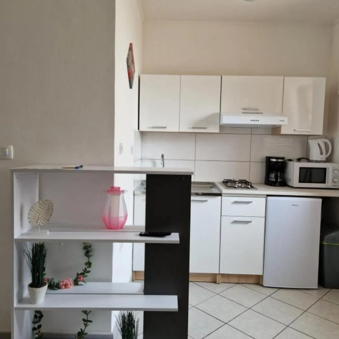 Apartma Olivin Petrovija Κροατία